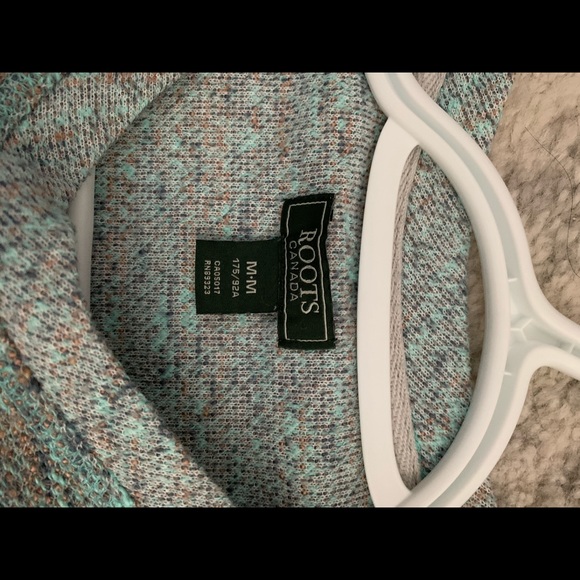 Roots Canada women’s shirt - Picture 3 of 4